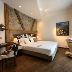 Hotel Corona 3* טיראנו
