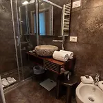 فندق Hotel Corona