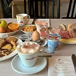 מלון Hotel Corona טיראנו