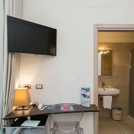 Hotel Corona Ξενοδοχείο Tirano