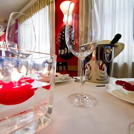 Hotel Corona Ξενοδοχείο 3*