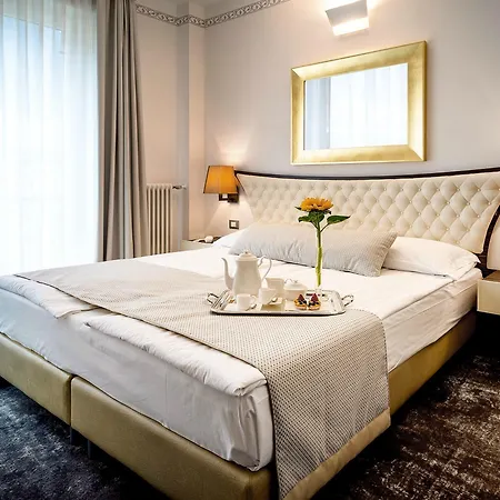 Hotel Corona Ξενοδοχείο 3*