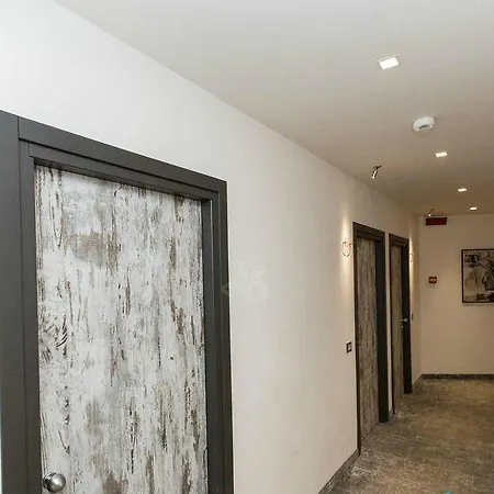 Ξενοδοχείο Hotel Corona 3*