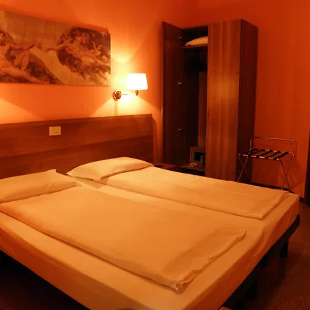 Ξενοδοχείο Hotel Corona Tirano