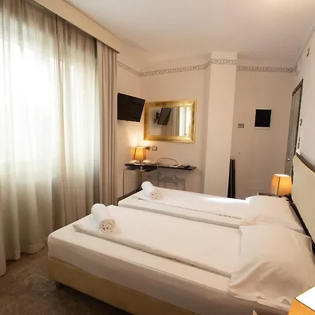 Hotel Corona 3*
