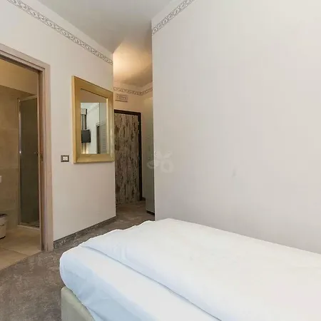 Hotel Corona Hotell 3*