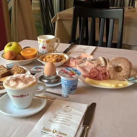 Hotel Corona 3*