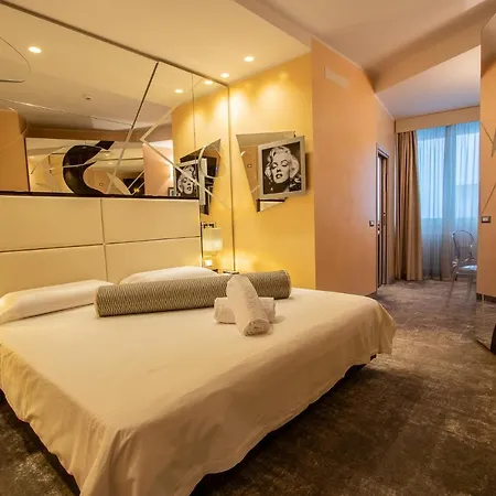 فندق Hotel Corona