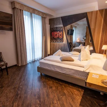 Hotel Corona Hotel Tirano