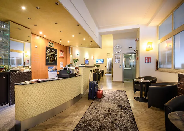 Hotell Hotel Corona 3*