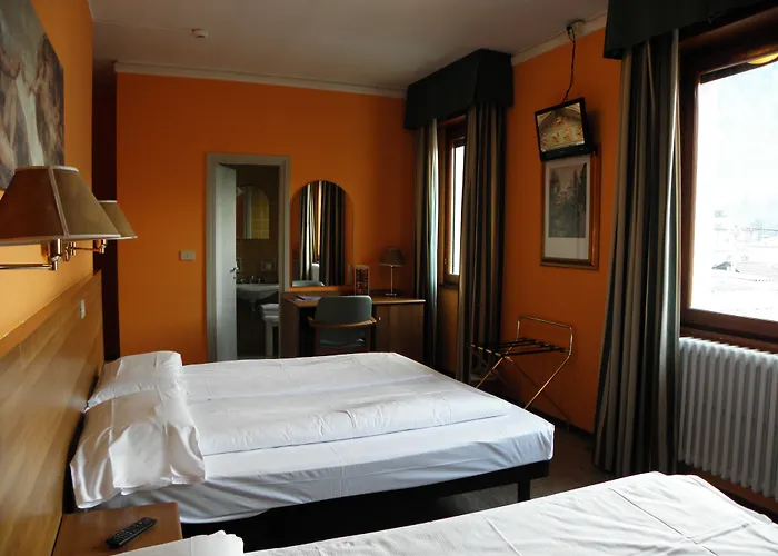 Hotel Corona Hotell 3*