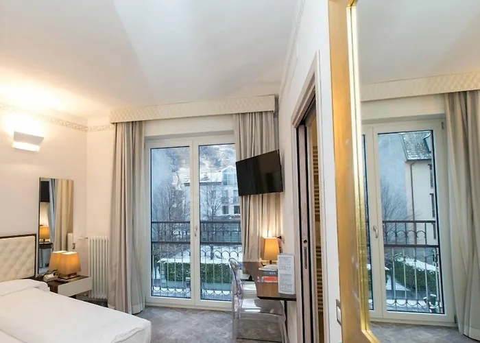 Hotel Corona Hotell Tirano