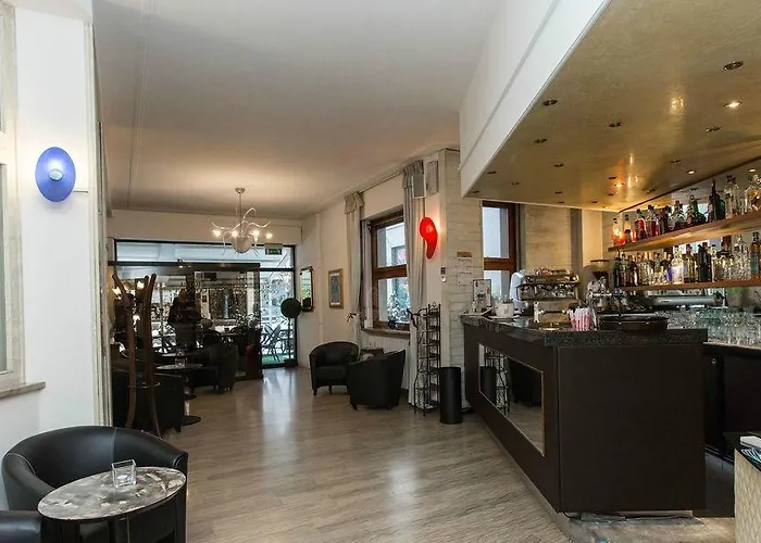 Hotel Corona Hotell Tirano