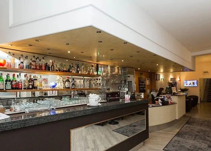 Hotel Corona Hotell 3*