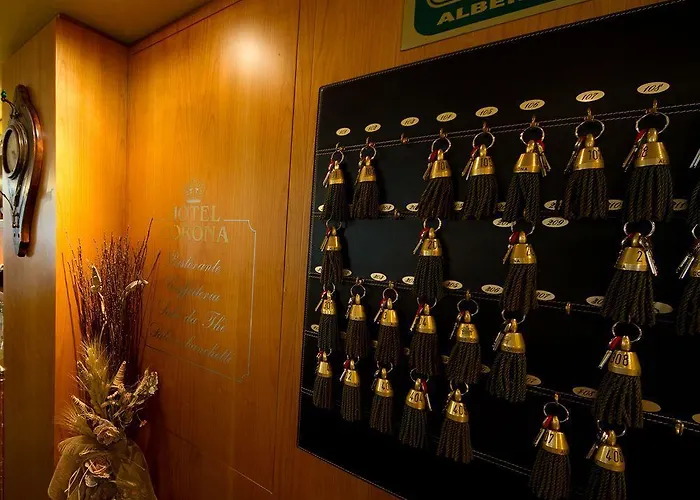 Hotel Corona Hotell 3*