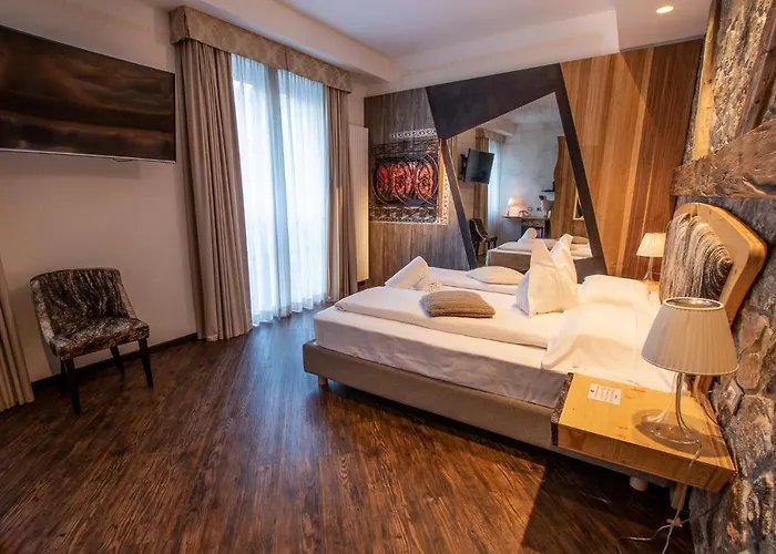 Hotel Corona Hotell Tirano